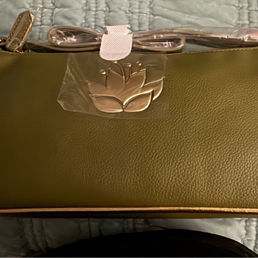 Danielle Nicole— Tiana Olive Green Clutch